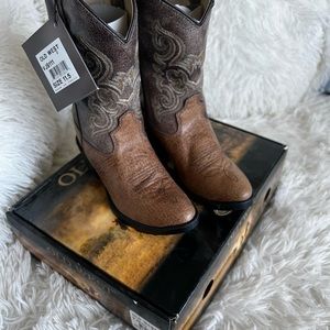 Old West Unisex Kids' 9 in. Western Boots, Tan Vintage, J-Toe, 3-Row Stitch